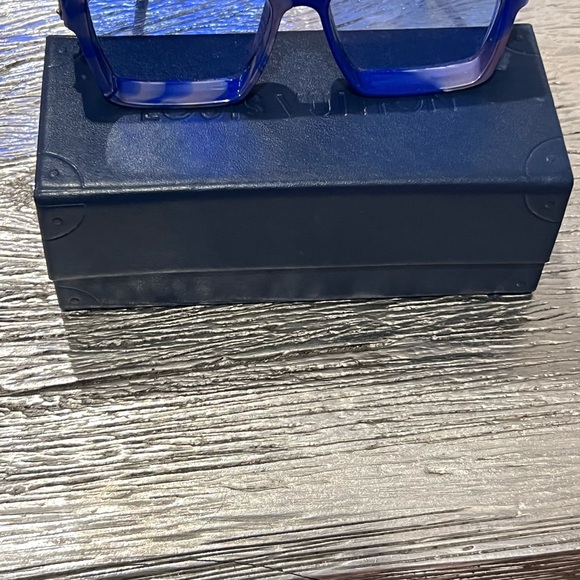 RARE Louis Vuitton 1.1 Millionaire Sunglasses in Blue 1 of 70 - Picture 5 of 6